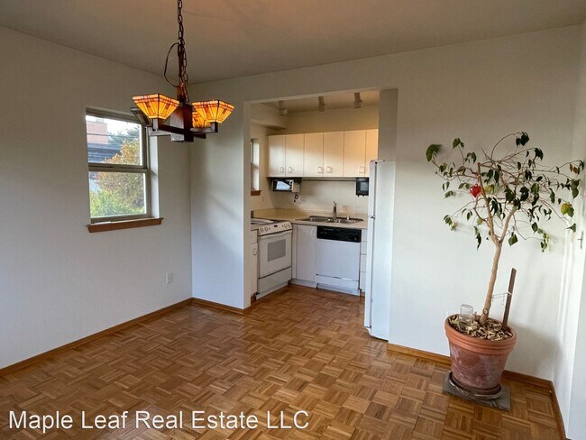 Building Photo - 2 br, 2 bath House - 2001 43rd Ave E, Unit A