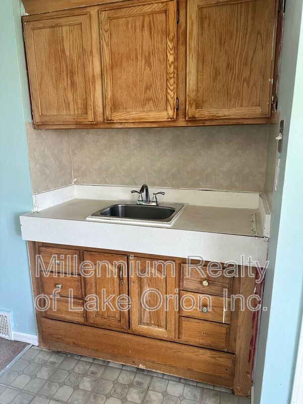 Foto del edificio - 21220 Waltham Rd