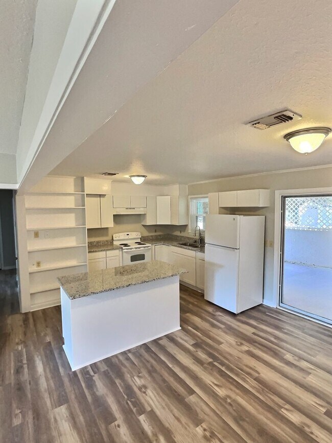 Foto del edificio - Newly Remodeled 3-Bedroom Home in Ocean Sp...