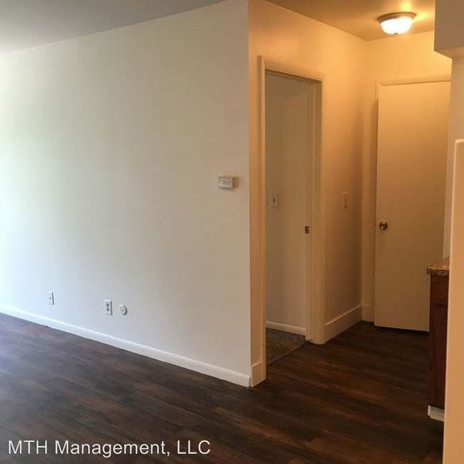 Building Photo - 1115 Dorchester Cir