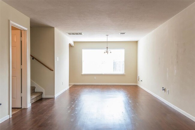 Foto del edificio - 6328 Austinville Dr