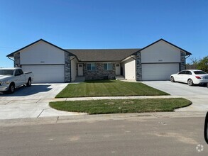 Building Photo - 10511 E Conifer St