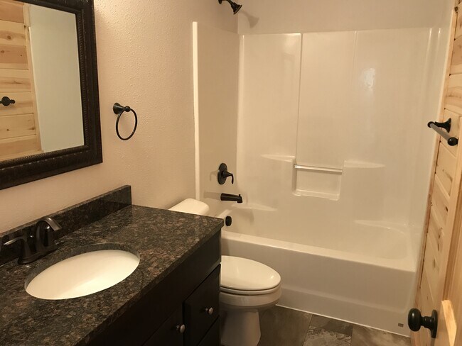 Foto del interior - Misty Creek Apartments by SRP, LLC