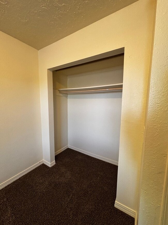 Building Photo - Quaint home with fully fenced yard and updates