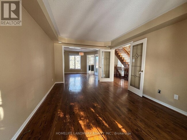 Building Photo - 109 Carlyle Crescent