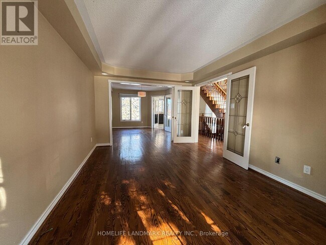 Photo du bâtiment - 109 Carlyle Crescent