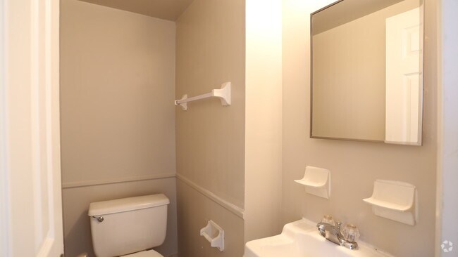 Half Bath - Williamsburg Square