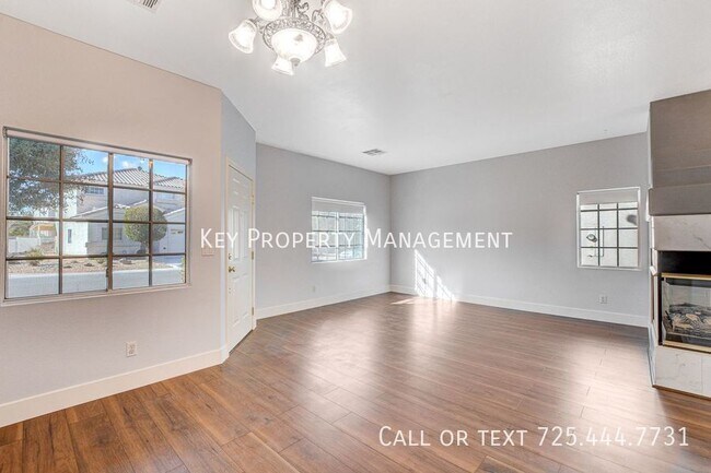 Building Photo - REMODELED 4 BEDROOM 2.5 BATH HOME IN HENDE...