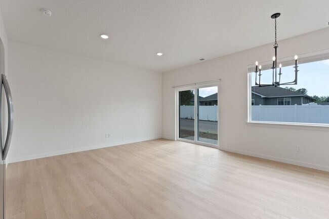 Building Photo - 19302 E Sprague Ave