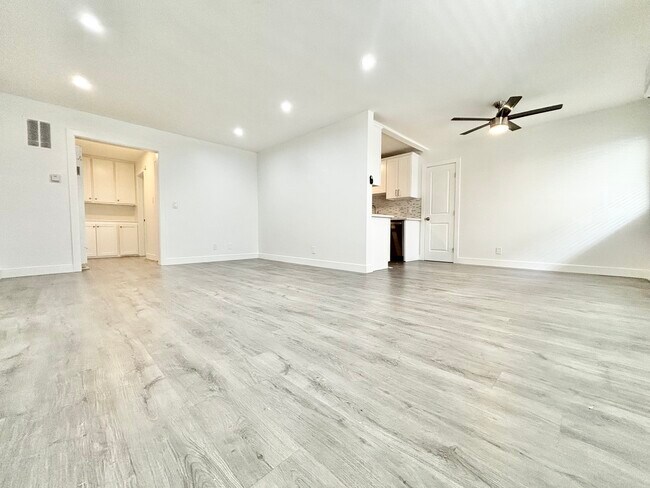 Foto del edificio - 5311 Hermitage Ave.