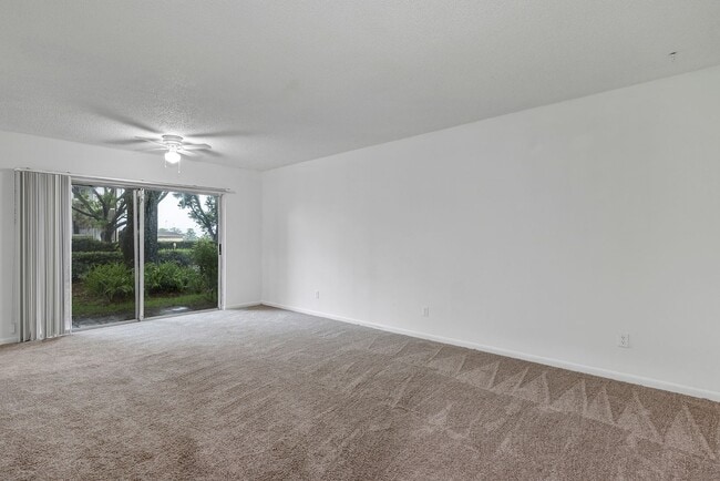 Building Photo - Charming One-Bedroom, One-Bath Retreat in Winter Haven with Modern Amenities