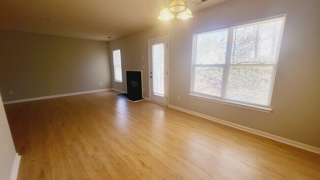 Building Photo - 1607 Eagles Landing Dr
