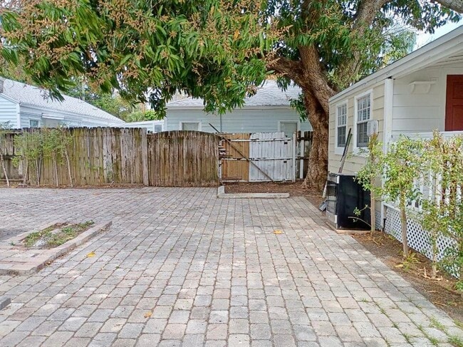 Foto del edificio - 205 S Federal Hwy