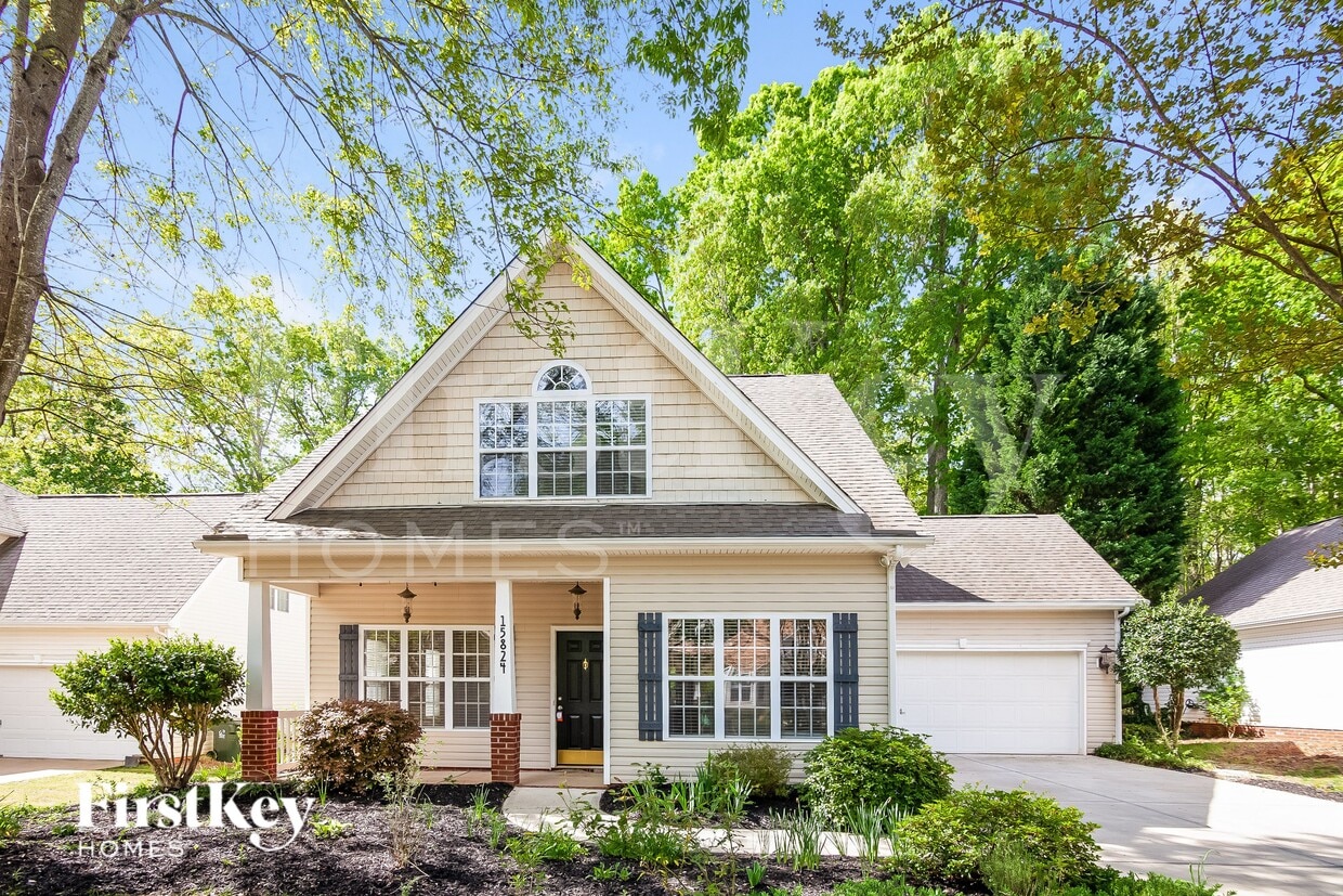 Foto principal - 15824 Robins Way