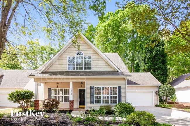 Building Photo - 15824 Robins Way