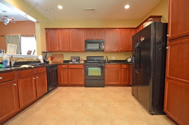Building Photo - Three Bedroom Home in Ladson