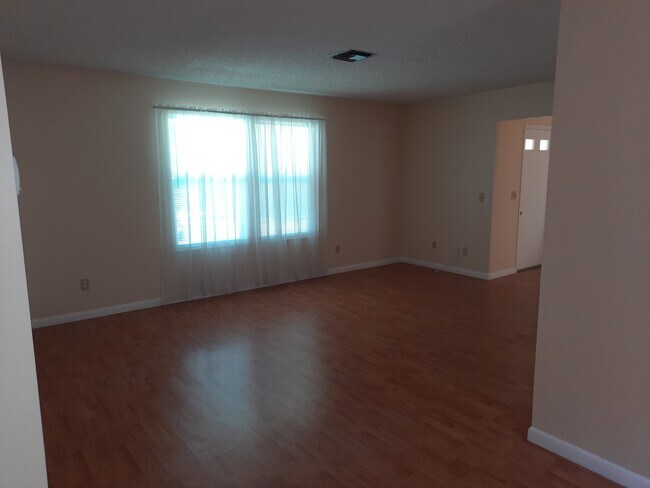Building Photo - 6000 Tangelo Dr