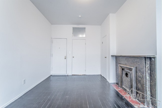 Building Photo - 243 Montrose Avenue #R2R