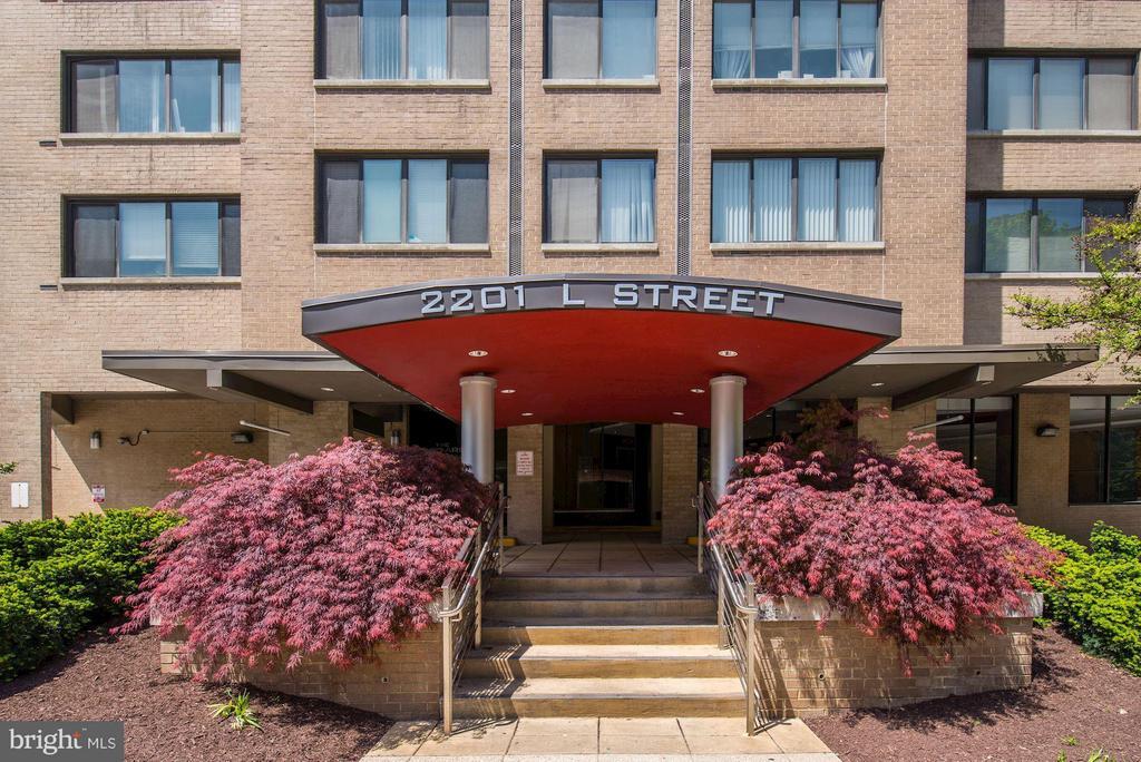 Foto principal - 2201 L St NW