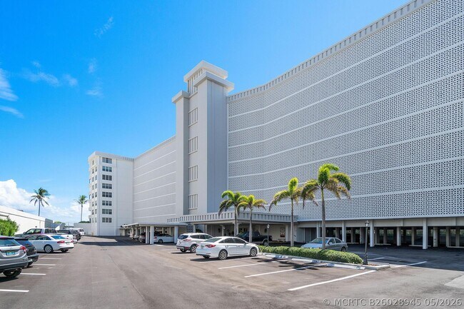 Building Photo - 3570 S Ocean Blvd