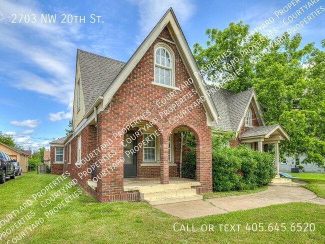 Foto del edificio - Adorable Tudor in Crestwood!