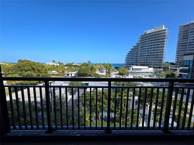 Foto del edificio - 2300 NE 33rd Ave