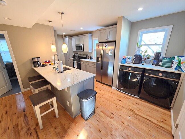 Building Photo - 1 Theriault Ct