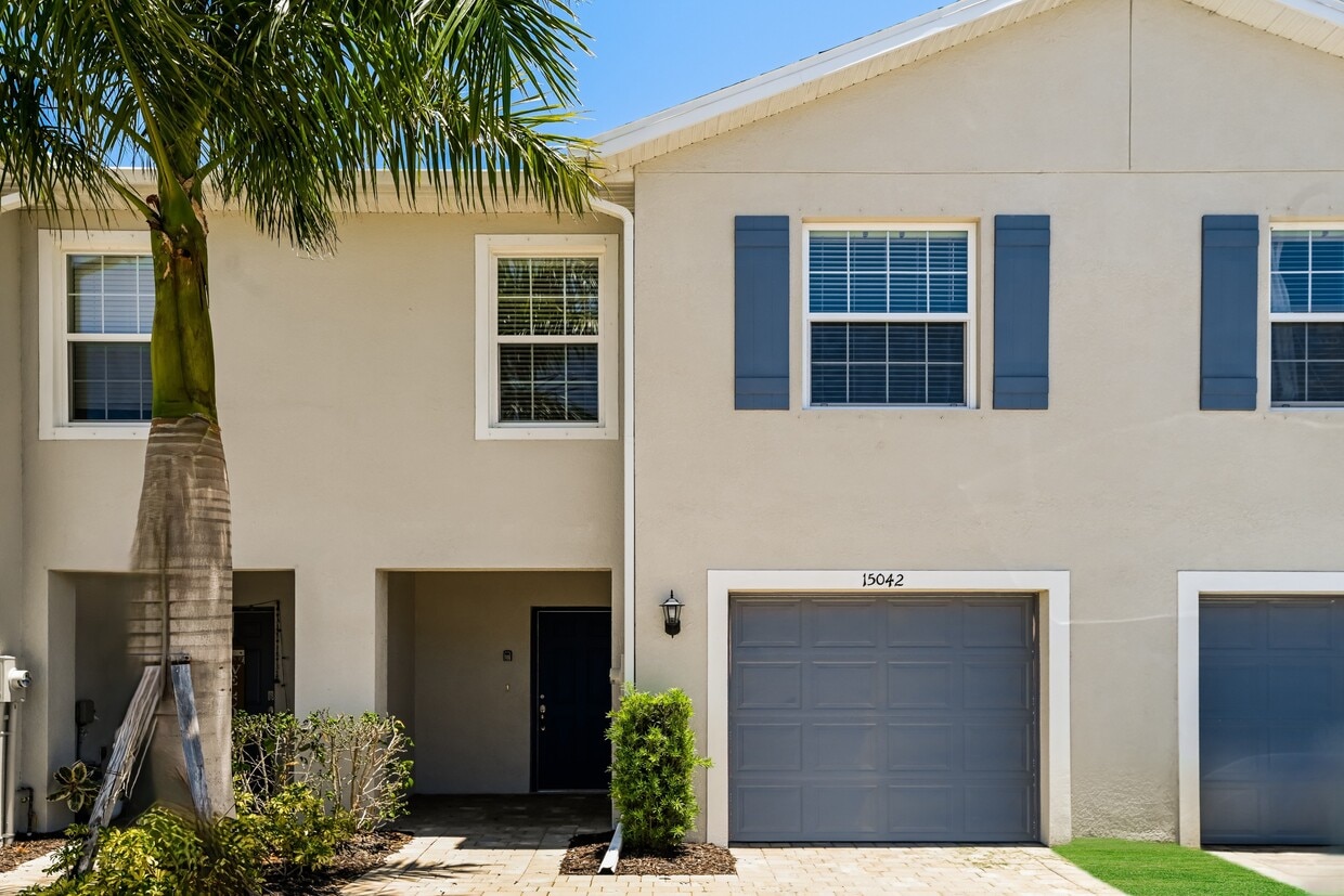 Primary Photo - 15046 Wildflower Cir