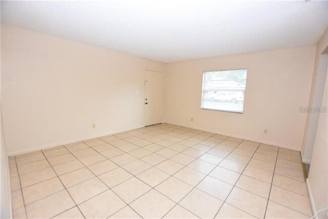 Building Photo - 1426 E Fern Rd