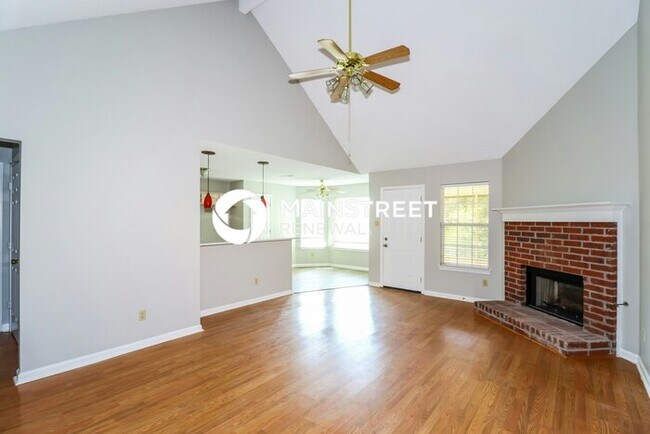 Building Photo - 3 Bedroom Pet-Friendly Home in Cordova, TN with Main Street Renewal