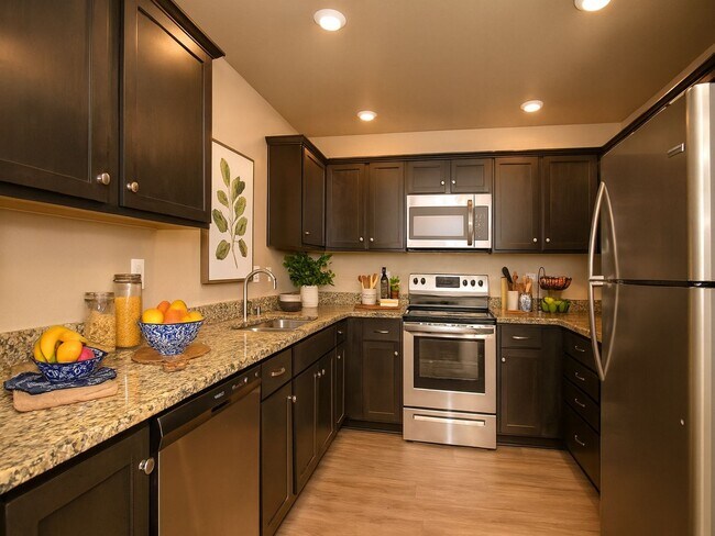 Foto del edificio - Charming 3-Bed, 2-Bath Ranch style duplex in the Colonial Gardens