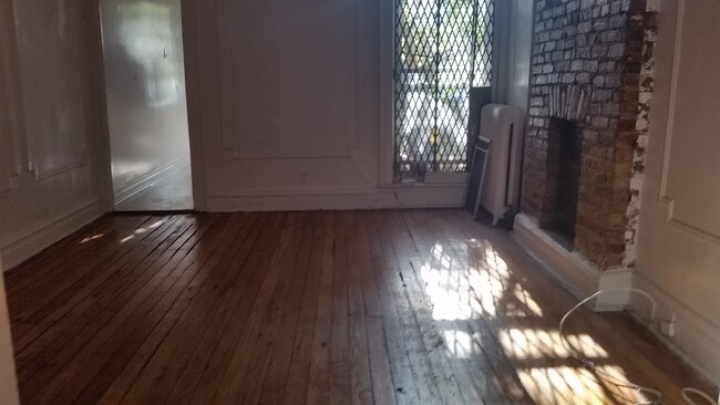 Building Photo - 344 21st St