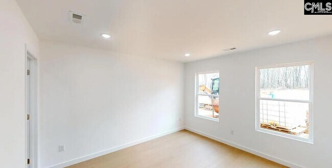Foto del edificio - 382 Davis Rd