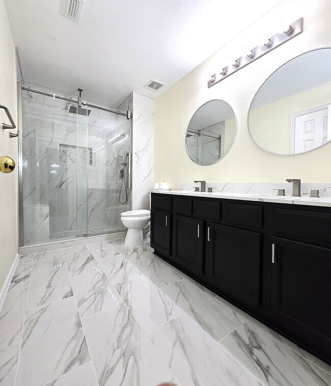 Foto del edificio - 5705 Seneca Dr
