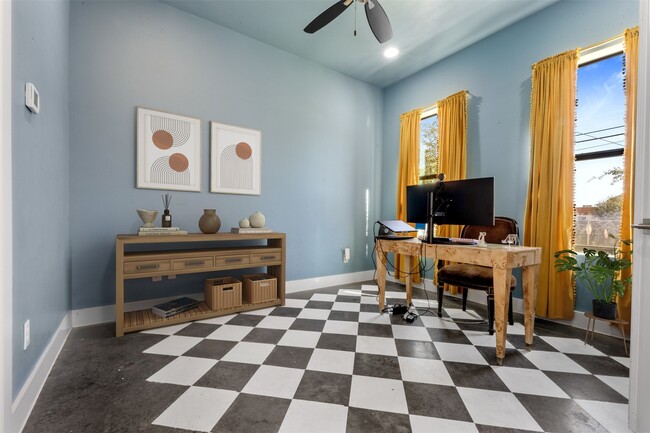 Building Photo - 1122 Ennis St