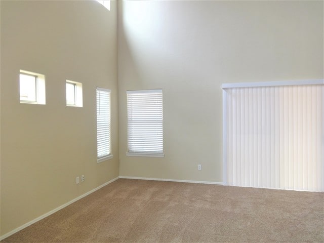 Building Photo - 6612 W Shaw Butte Dr