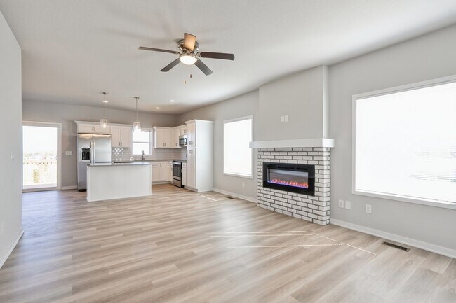 Building Photo - 16605 Mill Pond Dr