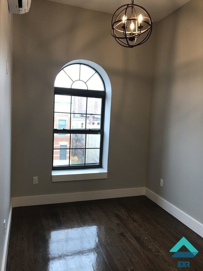 Foto del edificio - 2164 Fulton St