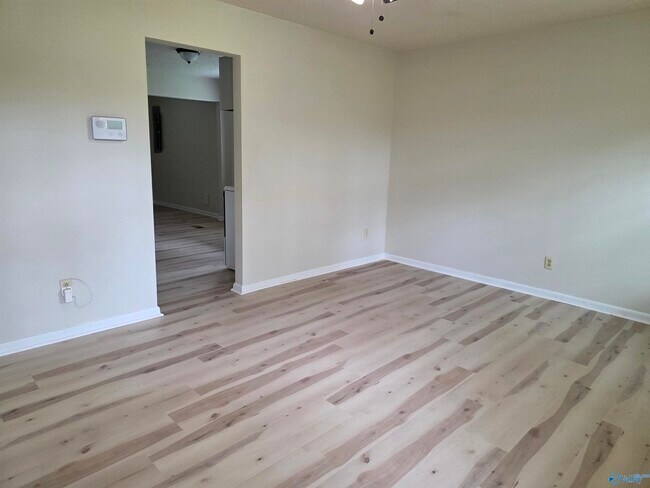 Foto del edificio - 145 Harris Rd NW