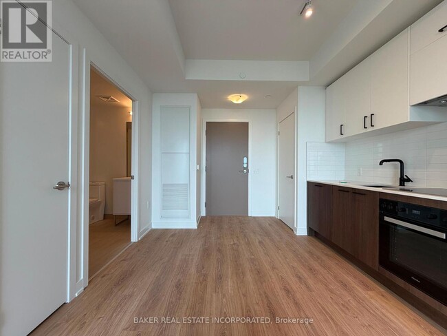Building Photo - 5 Quarrington Ln
