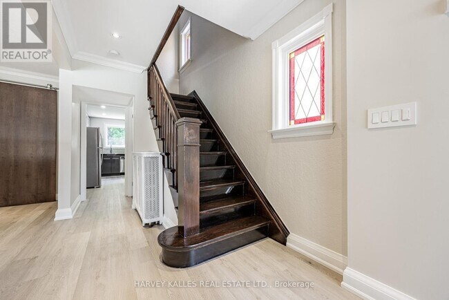 Photo du bâtiment - 1836 Bathurst St