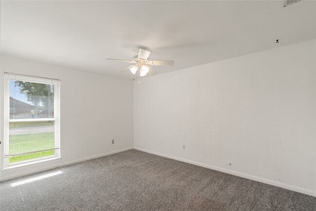 Foto del edificio - 2210 Chestnut Ln