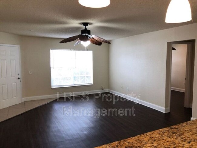 Foto del edificio - 3651 N Goldenrod Rd