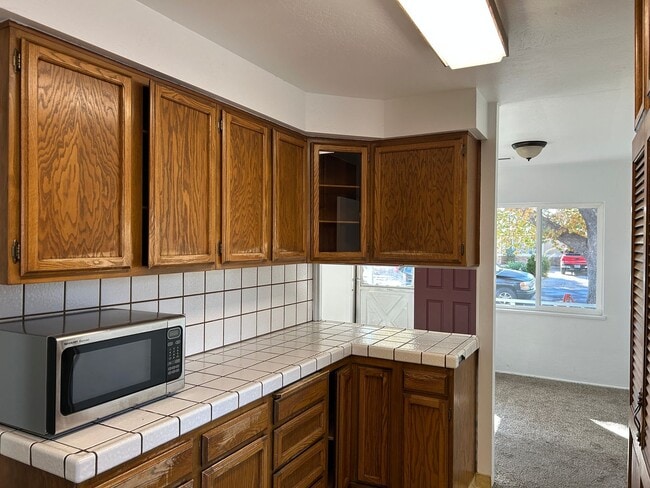 Foto del edificio - **READY FOR MOVE IN** Home in Midtown