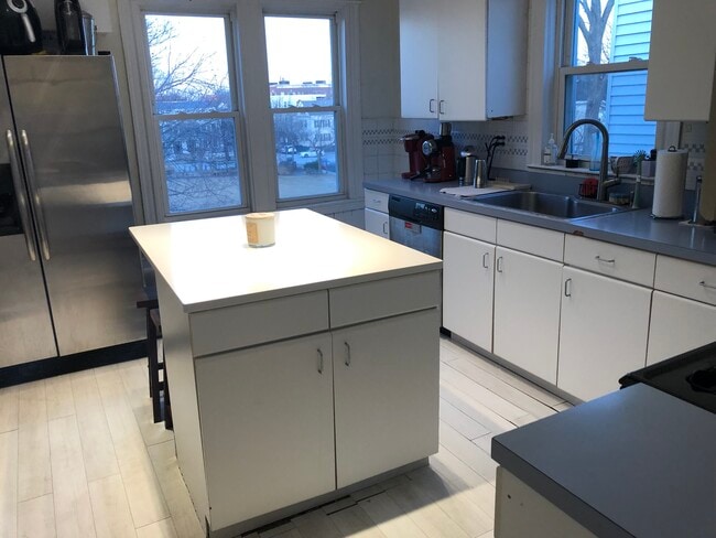 Building Photo - 231 Harvard St