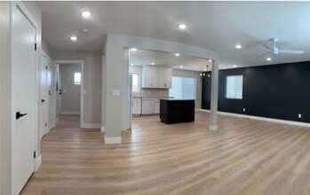 Building Photo - 7547 Butler Hills Dr