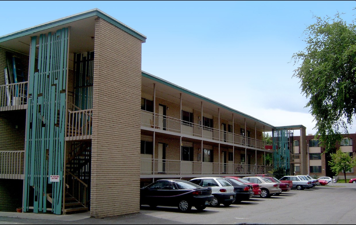 Primary Photo - Crown Apartments