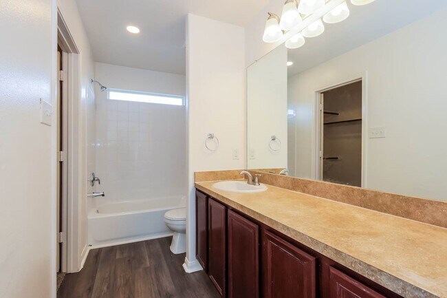 Foto del edificio - 1511 Weiland Manor Ln