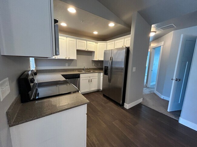 Foto del edificio - 3 Bedroom 2 Bathroom Condo in Springville!