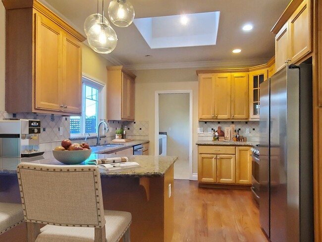 Building Photo - Gorgeous Executive Home In Downtown Campbe...